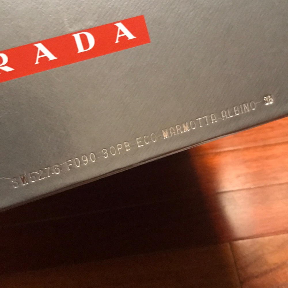 Authentic Prada fur boots - Picture 5 of 11